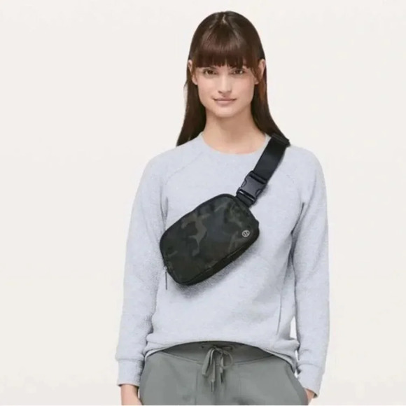 lululemon athletica Handbags - Lululemon Everywhere Belt Bag *1L Camo Green